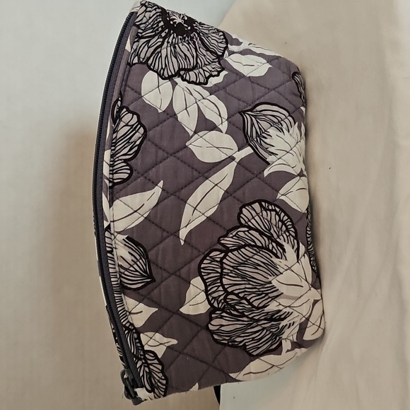 Vera Bradley Grand Tote Bag & Make,up Case EUC - Picture 6 of 8